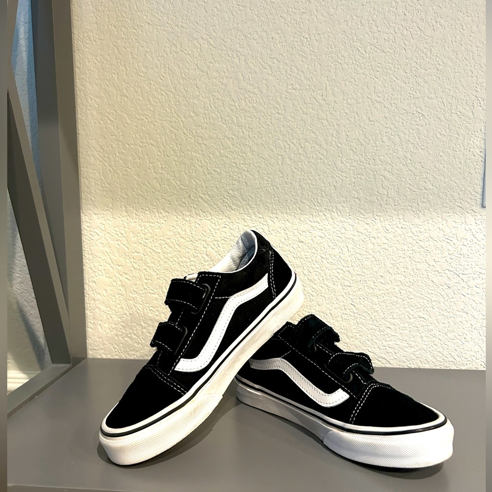 Boys Vans w/ Velcro straps